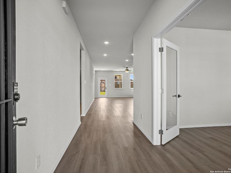 Spacious, unfurnished interior of a new home in Horizon Pointe, San Antonio (Image 16). Spacious, unfurnished interior of a new home in Horizon Pointe, San Antonio (Image 16).