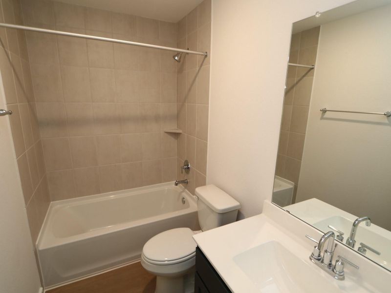 Furnished interior view inside a new home in Lago Mar, Santa Fe (Image 11). Furnished interior view inside a new home in Lago Mar, Santa Fe (Image 11).