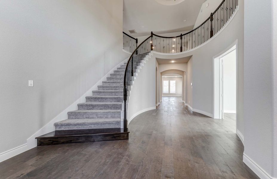 Representative unfurnished interior of a home built from the 3798 by Ravenna Homes in The Woodlands Hills 65′, Willis (Image 37).