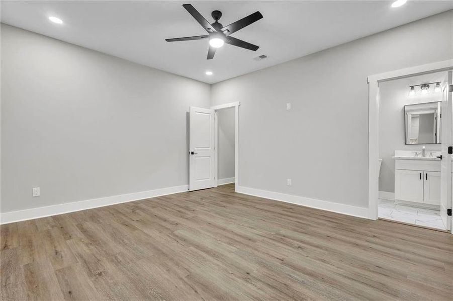 Spacious, unfurnished interior of a new home in , Fairburn (Image 35).