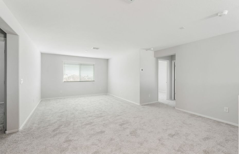 Spacious, unfurnished interior of a new home in Parkside at Anthem at Merrill Ranch, Florence (Image 19).