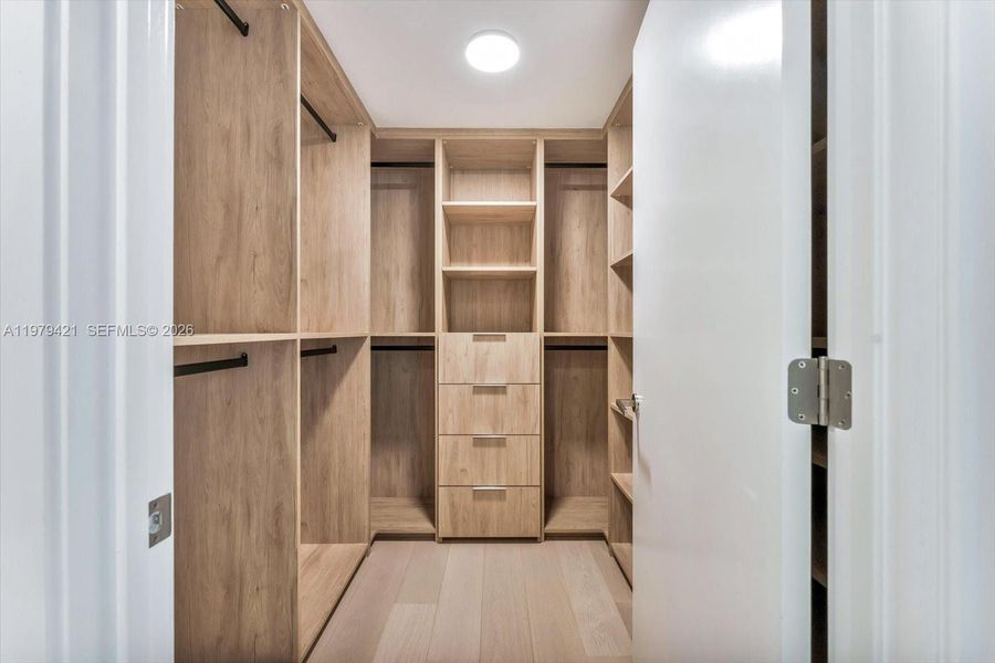 Furnished interior view inside a new home in , Bal Harbour (Image 24).