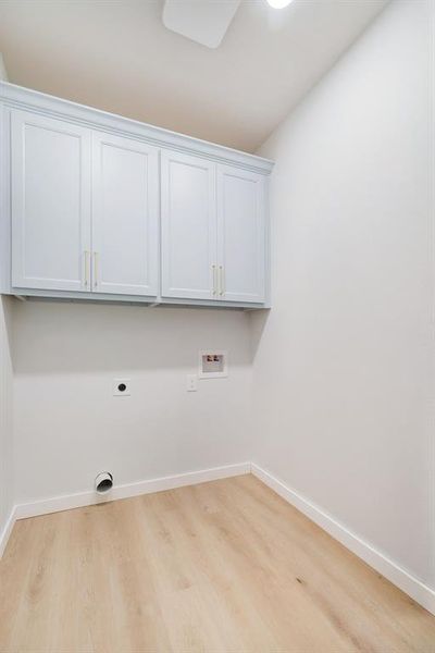 Spacious, unfurnished interior of a new home in , Paris (Image 16).