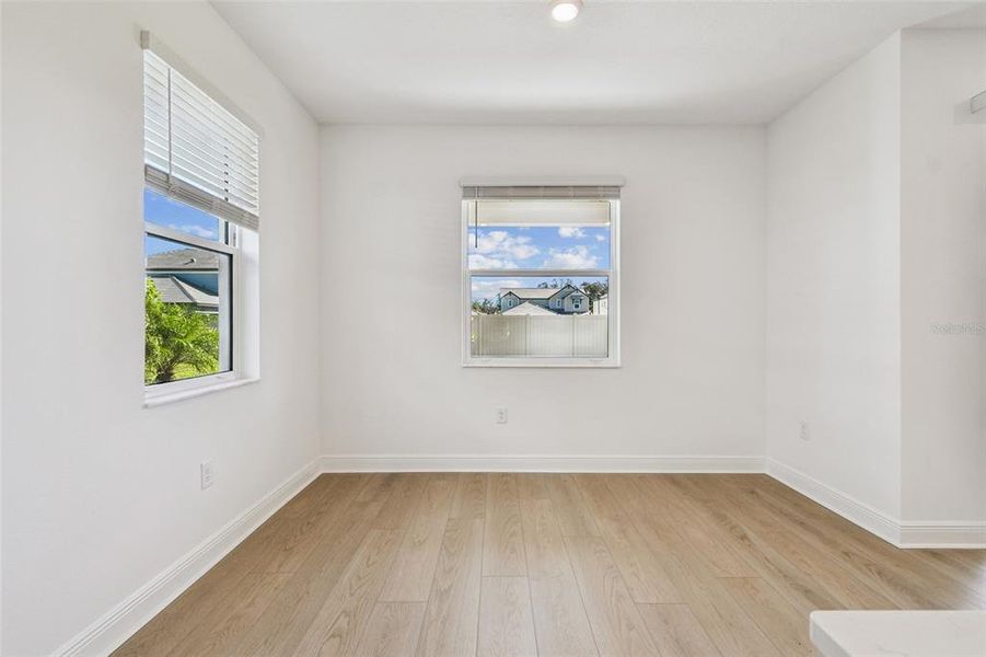 Spacious, unfurnished interior of a new home in Hawkstone, Sarasota (Image 32).