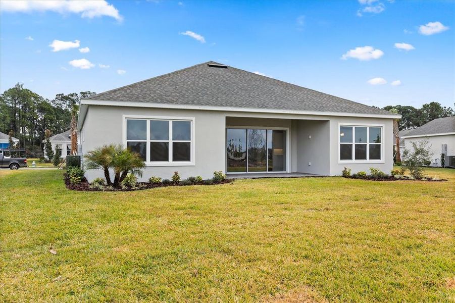 Exterior details and patio area of a home in , St. Cloud (Image 4).