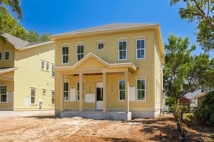 Exterior details and patio area of a home in , St. Petersburg (Image 6).