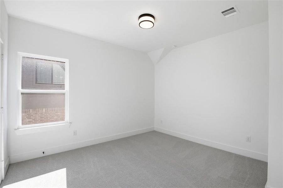 Spacious, unfurnished interior of a new home in Talon Hills, Fort Worth (Image 29). Spacious, unfurnished interior of a new home in Talon Hills, Fort Worth (Image 29).