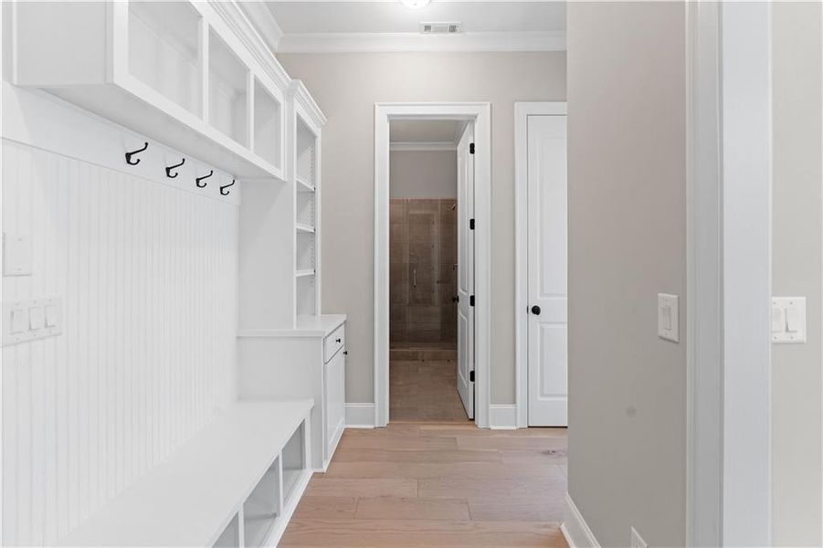 Spacious, unfurnished interior of a new home in Bellwyn, Johns Creek (Image 36).