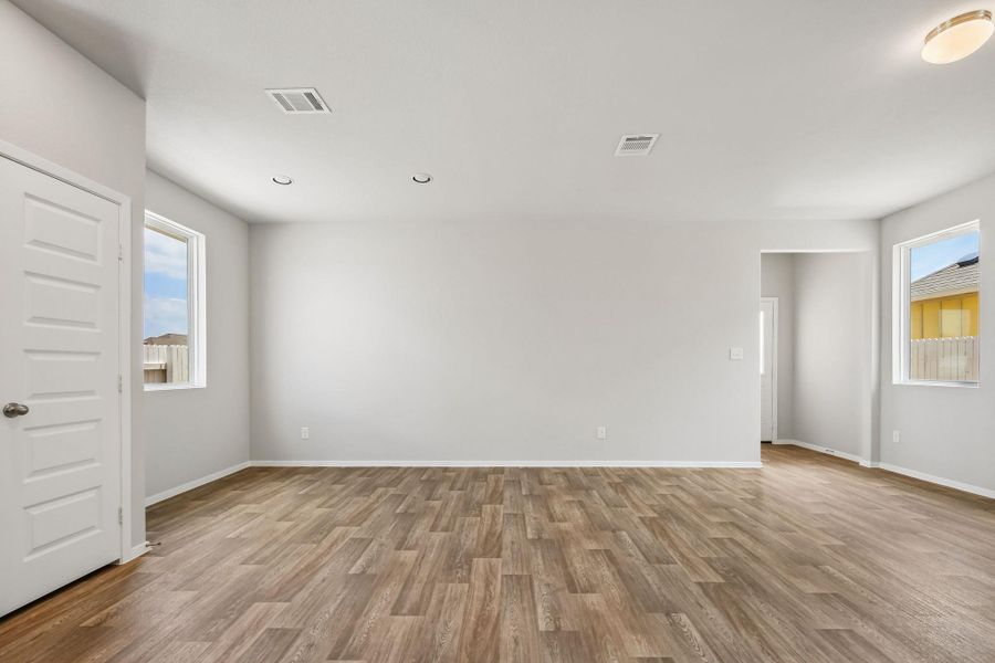 Spacious, unfurnished interior of a new home in Harvest Ridge, Elgin (Image 14). Spacious, unfurnished interior of a new home in Harvest Ridge, Elgin (Image 14).
