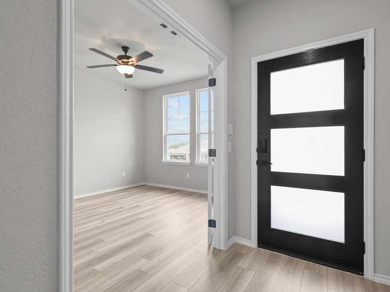Representative unfurnished interior of a home built from the The Glenwood E by Davidson Homes LLC in Bricewood, San Antonio (Image 16).