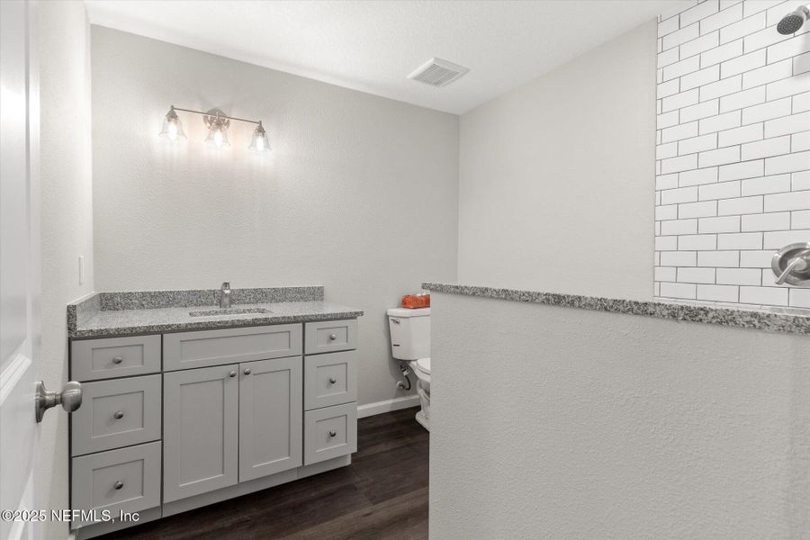 Furnished interior view inside a new home in , Palatka (Image 3).