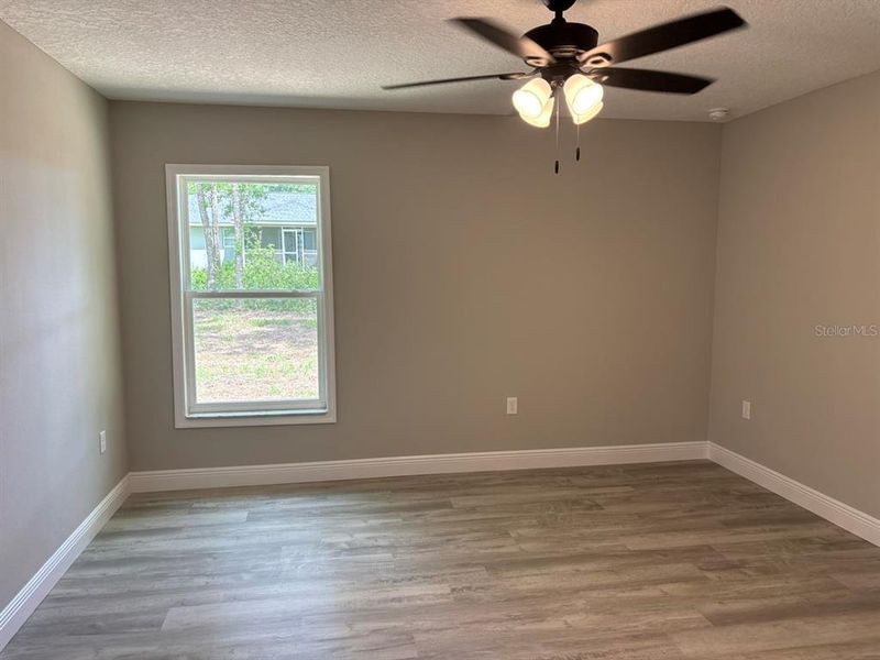 Spacious, unfurnished interior of a new home in , Dunnellon (Image 24).