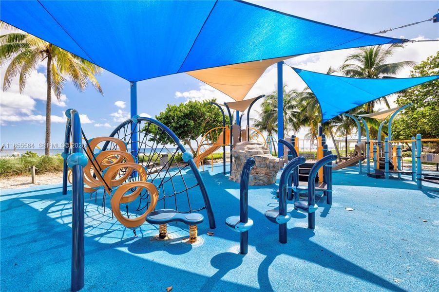 Community amenities in Casamar, Pompano Beach (Image 49).