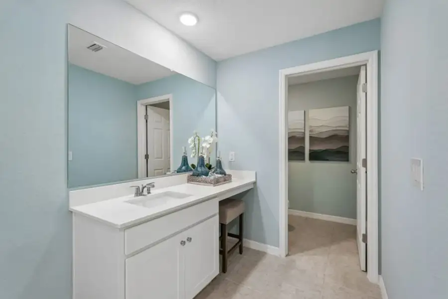 Furnished interior view inside a new home in Cape Coral, Cape Coral (Image 16).