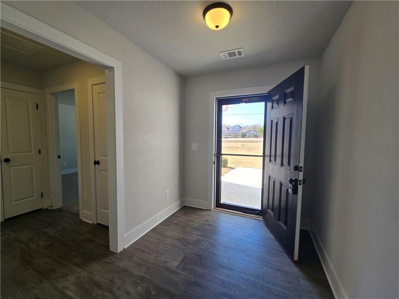 Spacious, unfurnished interior of a new home in , Hartwell (Image 18).