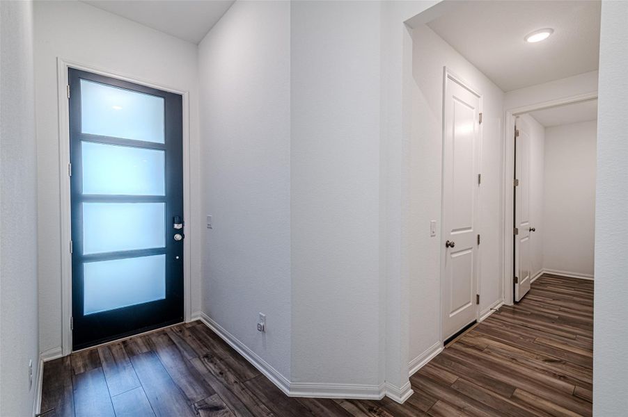 Spacious, unfurnished interior of a new home in Ellerden, Tomball (Image 29). Spacious, unfurnished interior of a new home in Ellerden, Tomball (Image 29).