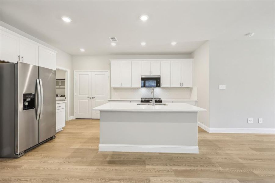 Photo is not of the actual home, but is an inspirational photo of builder’s model home and may depict options, furnishings, and/or decorator features that are not included. Photo is not of the actual home, but is an inspirational photo of builder’s model home and may depict options, furnishings, and/or decorator features that are not included.