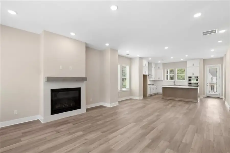 Spacious, unfurnished interior of a new home in Celesta, Scottdale (Image 16).