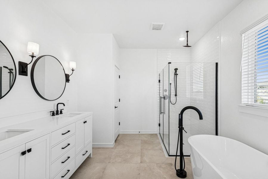 Spa-like primary bath (*Photo not of actual home and used for illustration purposes only.)