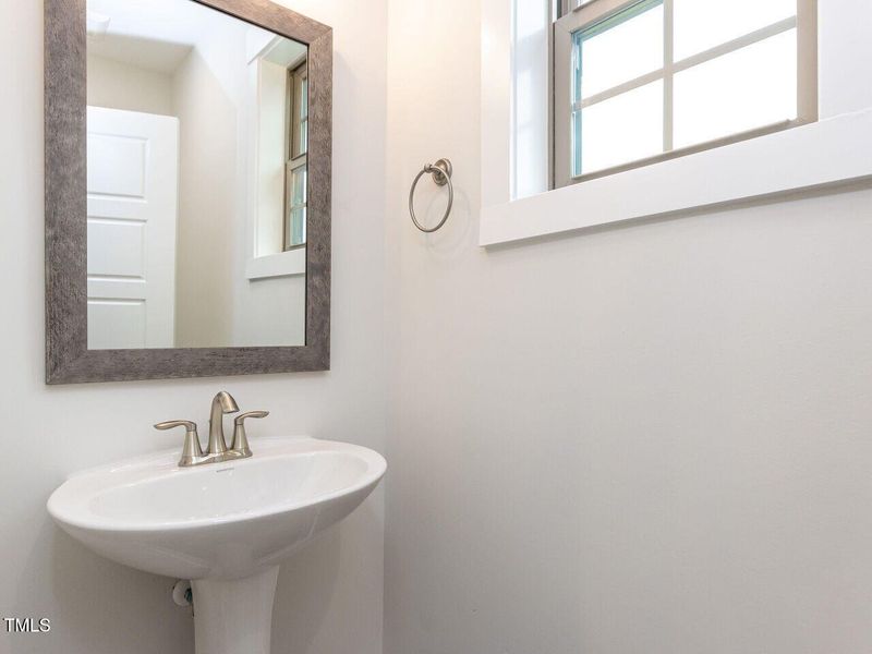 030-1280x960-half-bath