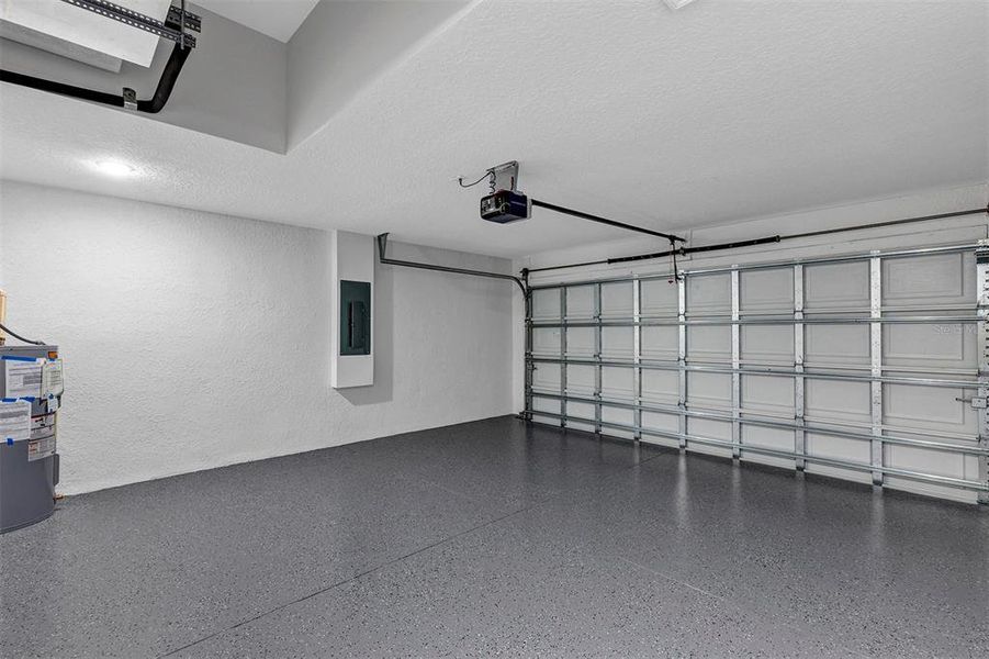 Spacious, unfurnished interior of a new home in , Ocala (Image 32).