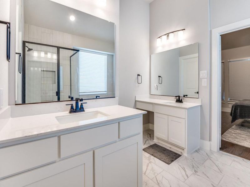 Furnished interior view inside a new home in Oaks of North Grove, Waxahachie (Image 13).
