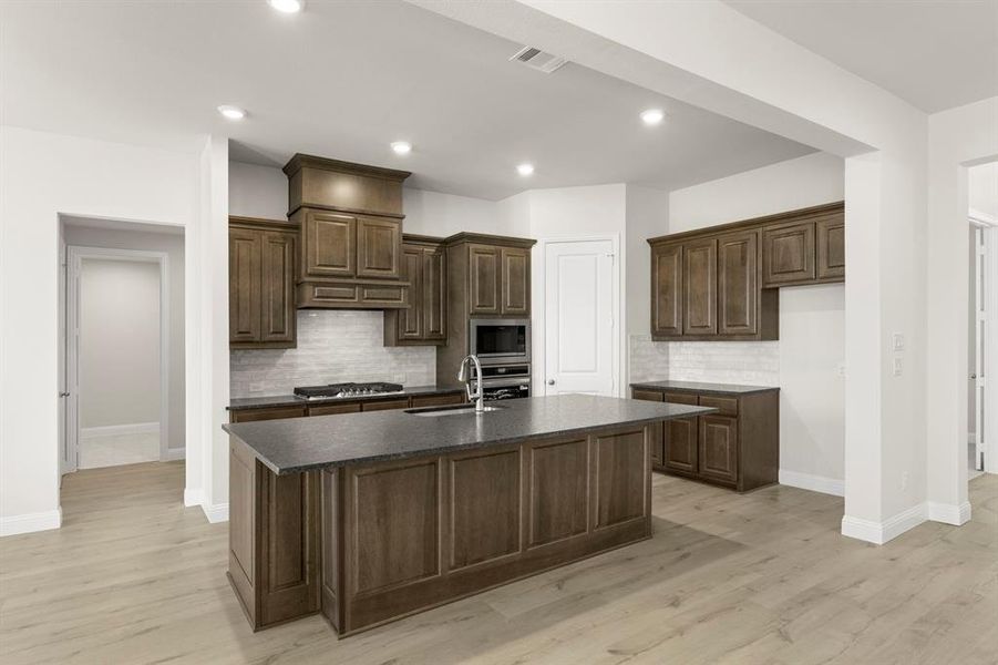 14. 532 Birthright - Kitchen (2)