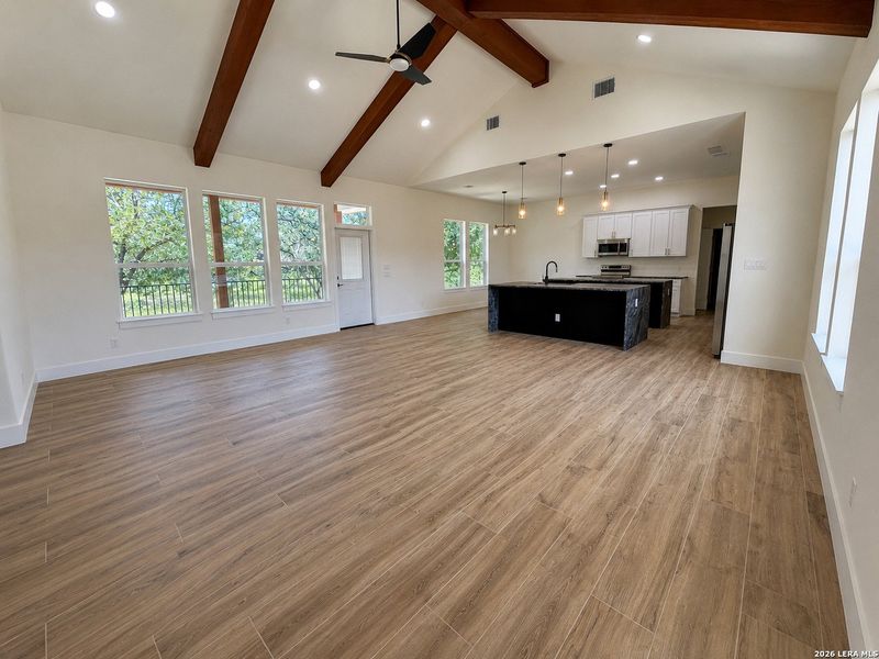 Spacious, unfurnished interior of a new home in , Bulverde (Image 24).