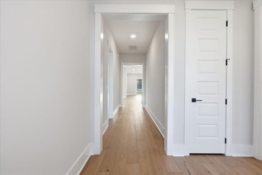 Spacious, unfurnished interior of a new home in , Summerville (Image 12).
