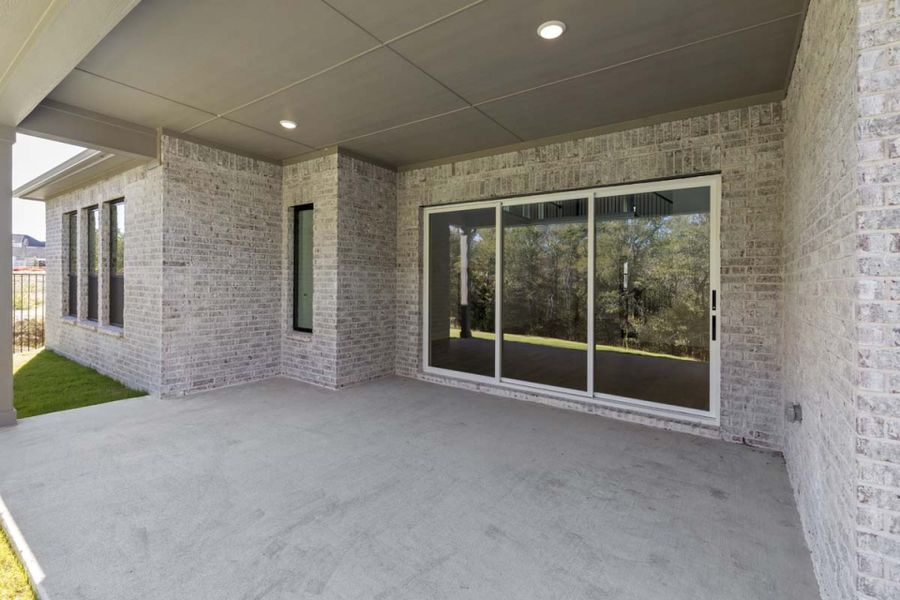 Exterior details and patio area of a home in Park Hills, Rockwall (Image 2).