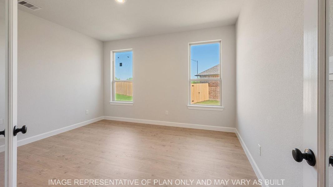 Spacious, unfurnished interior of a new home in Wellborn Settlement, College Station (Image 21).