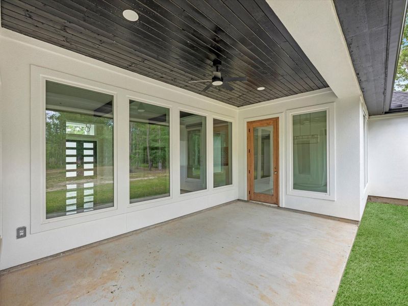 Exterior details and patio area of a home in , Dayton (Image 2).