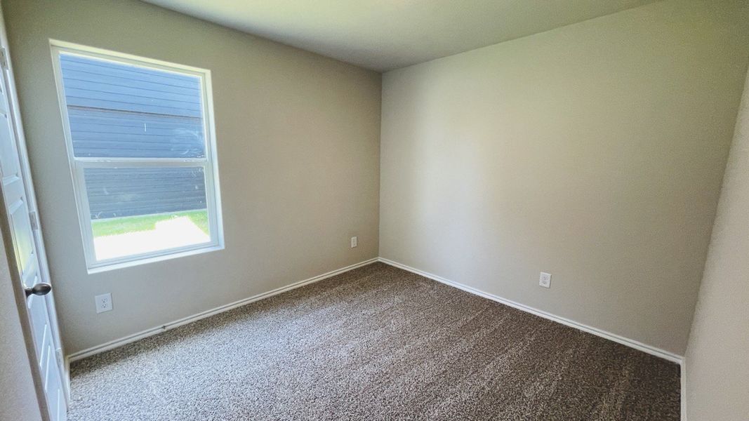 Spacious, unfurnished interior of a new home in Sunnycreek, Fort Worth (Image 11).
