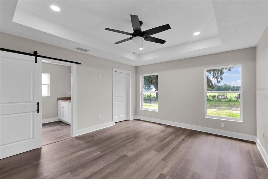 Spacious, unfurnished interior of a new home in , Bushnell (Image 26).