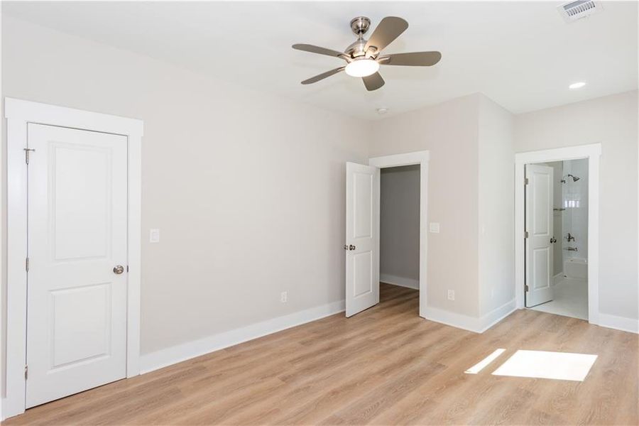 Spacious, unfurnished interior of a new home in , East Point (Image 42).