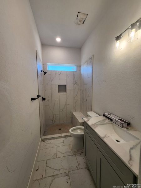 Furnished interior view inside a new home in , Kerrville (Image 7).