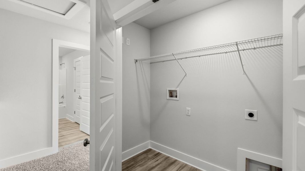 Spacious, unfurnished interior of a new home in Chateau Nemours, Port Saint Joe (Image 27).