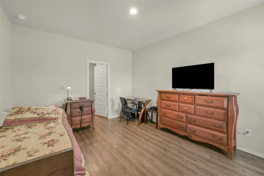 Furnished interior view inside a new home in Binford Creek, Waller (Image 11). Furnished interior view inside a new home in Binford Creek, Waller (Image 11).