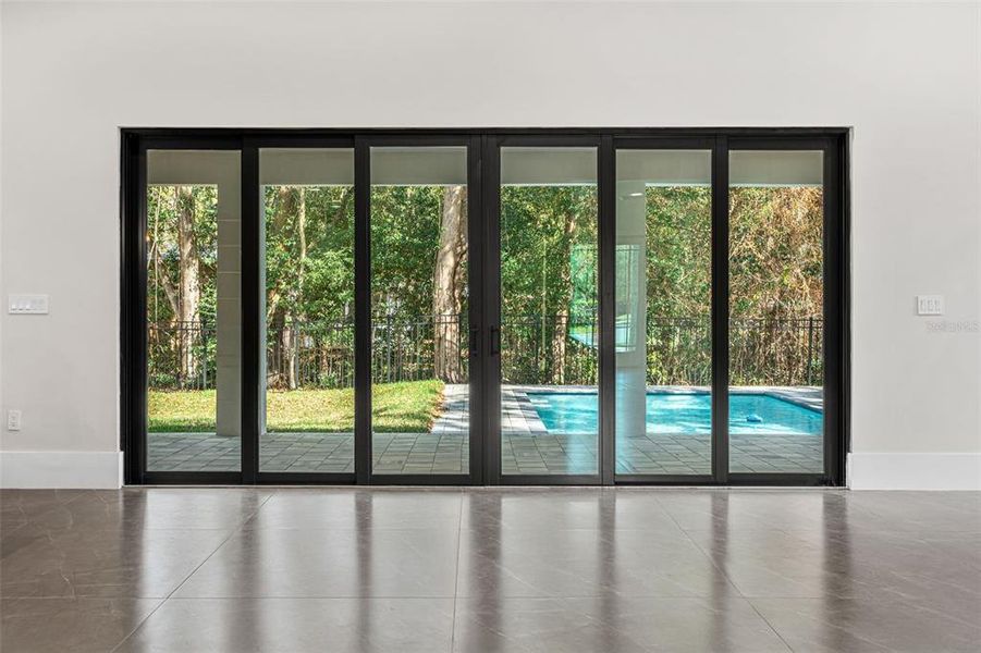 Spacious, unfurnished interior of a new home in , Winter Park (Image 50).