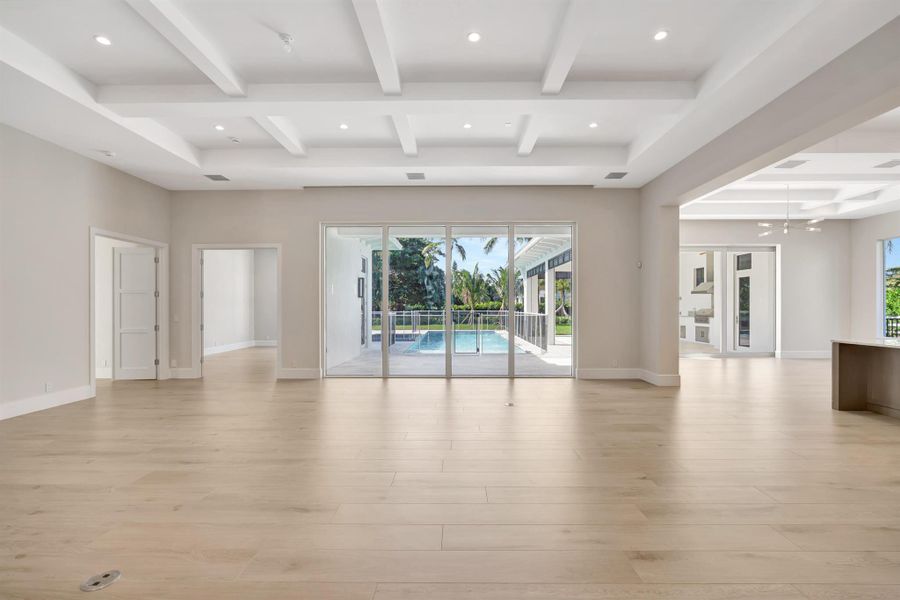 Spacious, unfurnished interior of a new home in , Palm Beach Gardens (Image 23).
