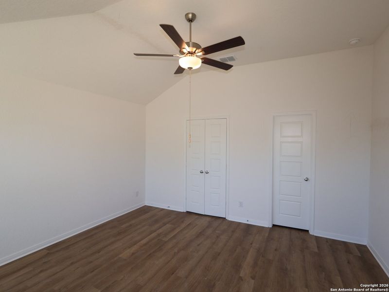Spacious, unfurnished interior of a new home in Winding Brook, San Antonio (Image 21).