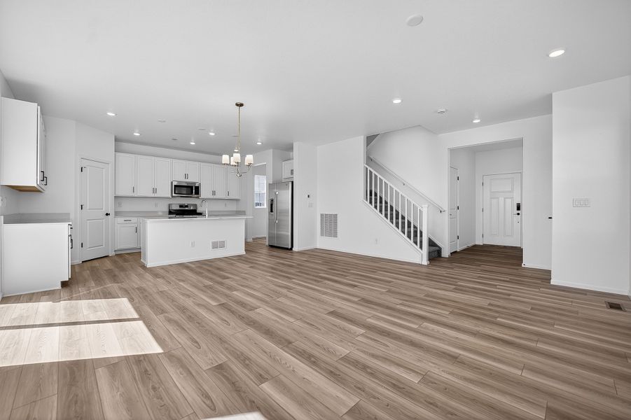 Spacious, unfurnished interior of a new home in Lake Bluff, Greeley (Image 10).