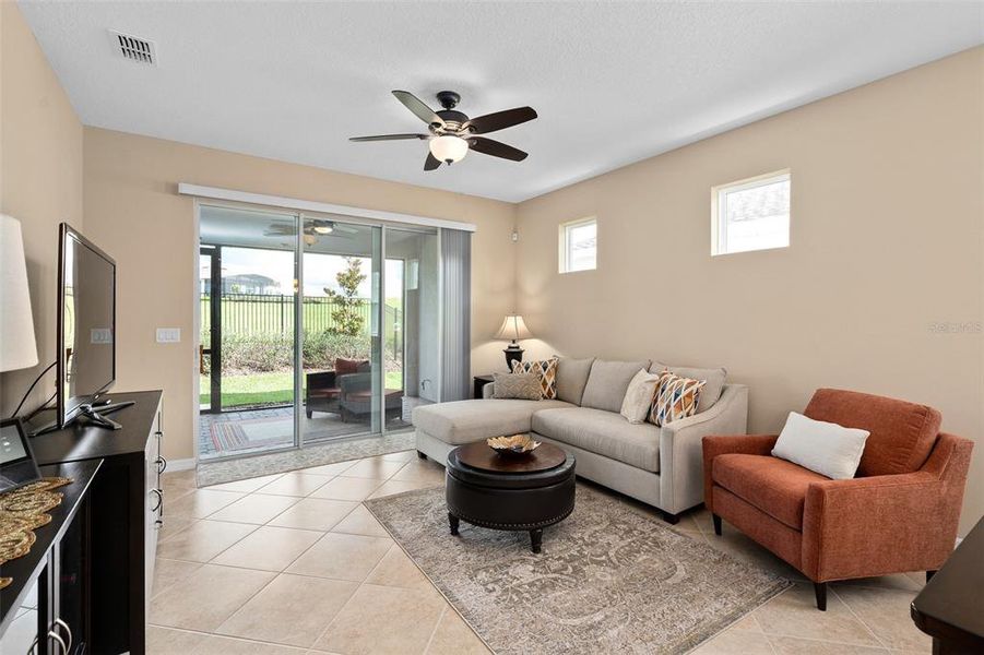 Furnished interior view inside a new home in Del Webb Minneola, Minneola (Image 9).