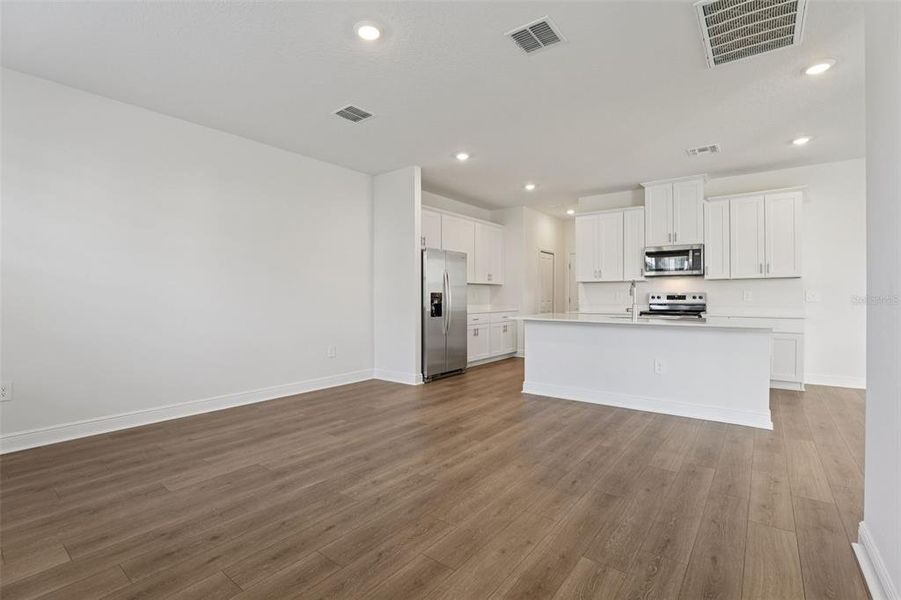 Spacious, unfurnished interior of a new home in Cyrene at Minneola, Minneola (Image 24).