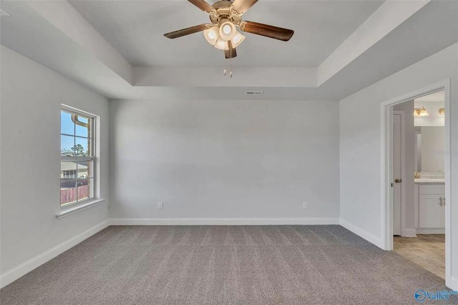 Spacious, unfurnished interior of a new home in Kirkland Farms, Alachua (Image 20).