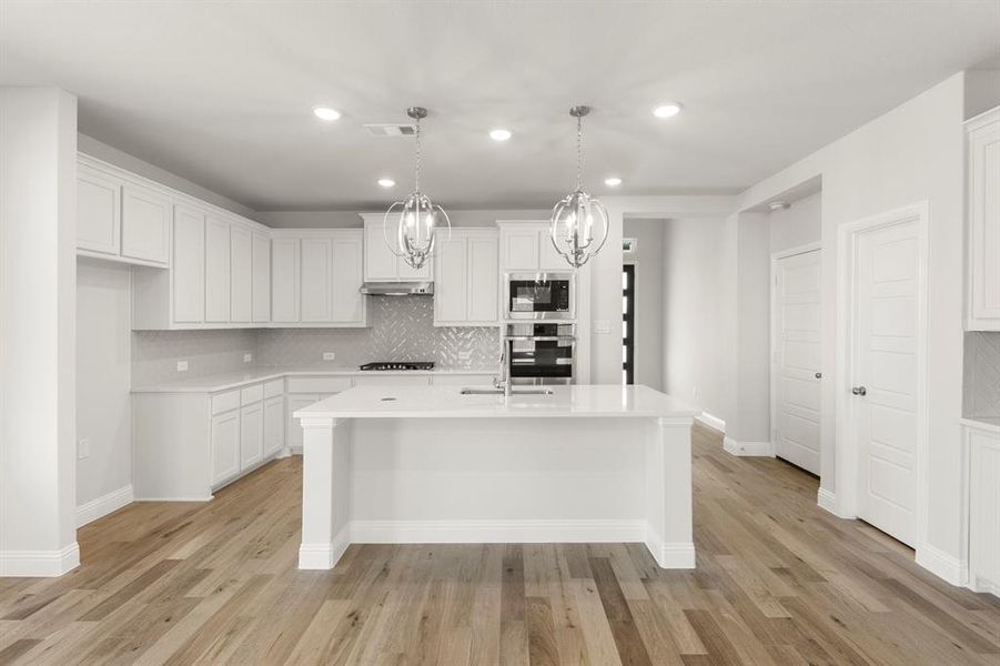 13. 14506 Herschel - Kitchen