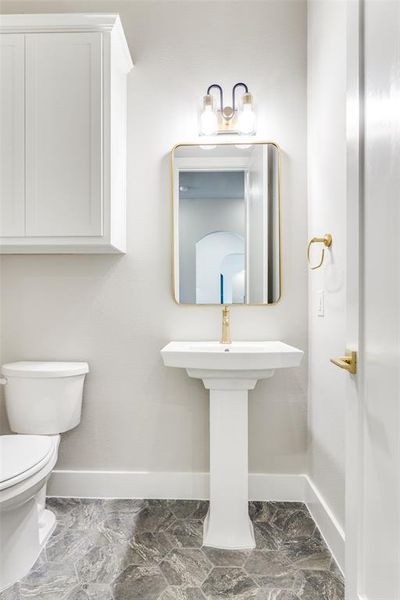 Furnished interior view inside a new home in , Weatherford (Image 10).