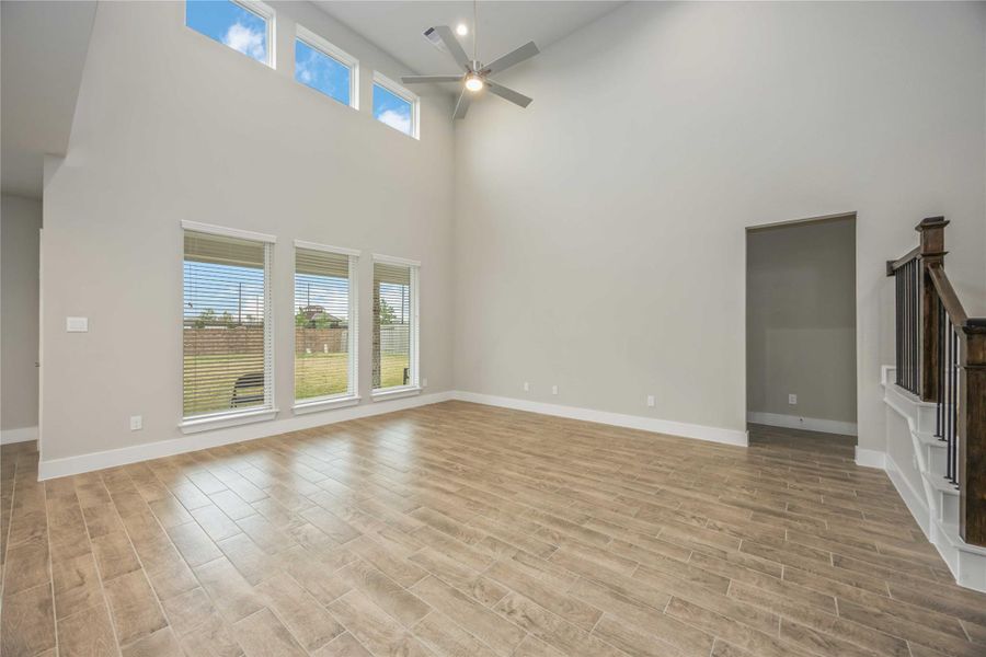 Spacious, unfurnished interior of a new home in Briarwood Crossing, Rosenberg (Image 20).