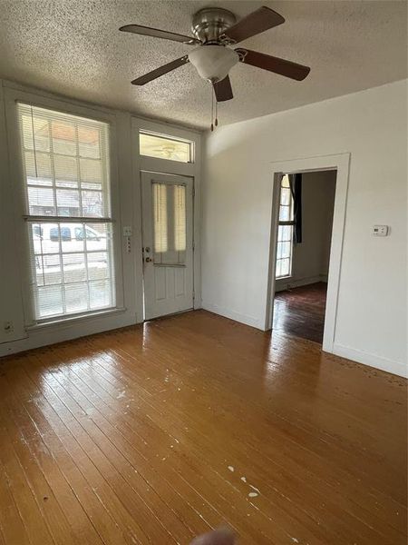 Spacious, unfurnished interior of a new home in , Mineral Wells (Image 6).
