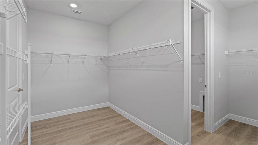 Spacious, unfurnished interior of a new home in Woodland Preserve, Parrish (Image 17).